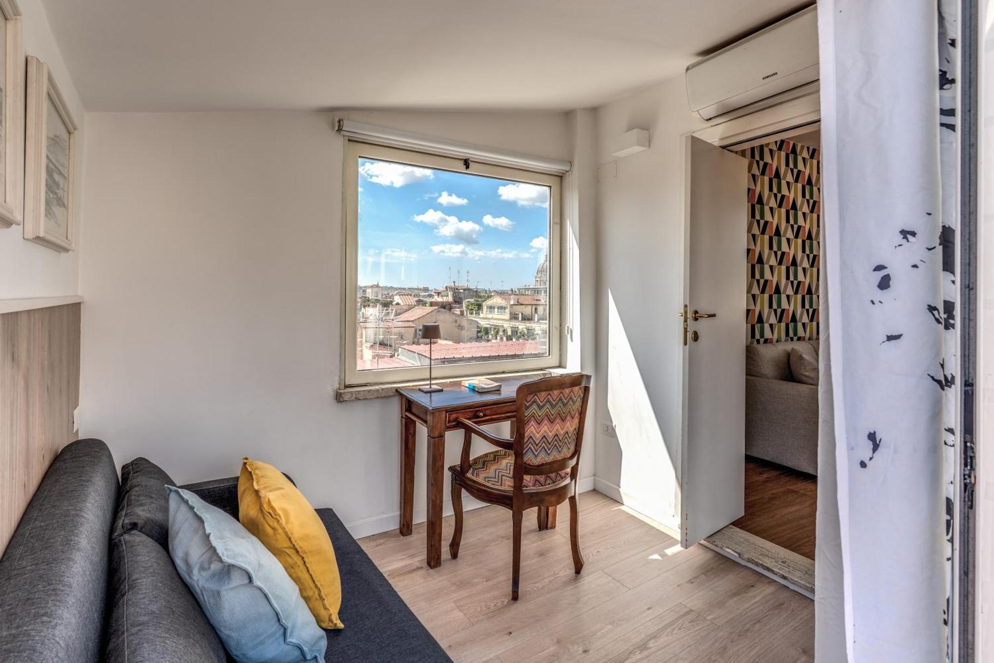 Attic With Terrace Spanish Steps Exclusive Appartement Rome